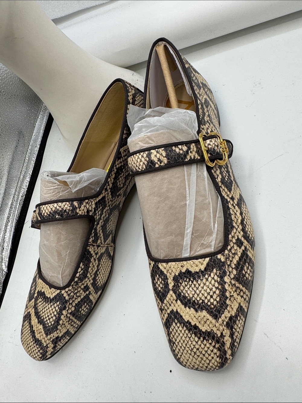 Sam Edelman women Snake-Print Mary Jane Flats Beige/Black size 11